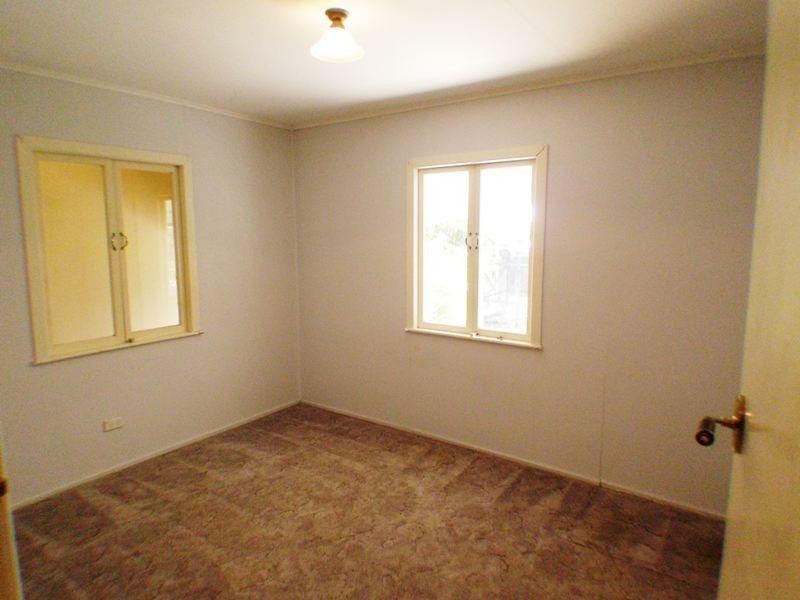 169 South Station Road, Silkstone QLD 4304