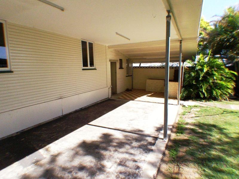 169 South Station Road, Silkstone QLD 4304