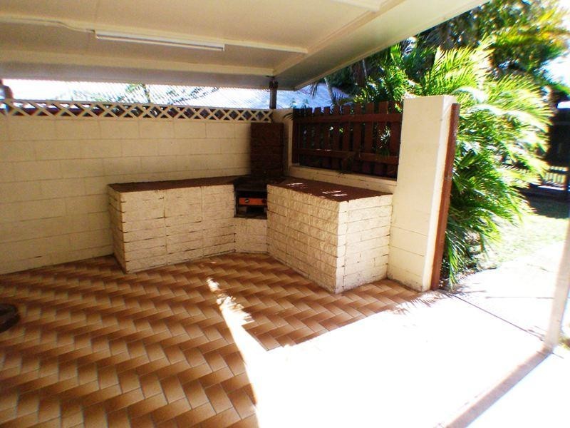 169 South Station Road, Silkstone QLD 4304