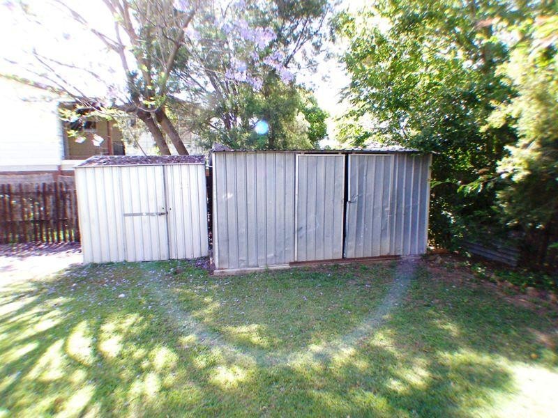 169 South Station Road, Silkstone QLD 4304