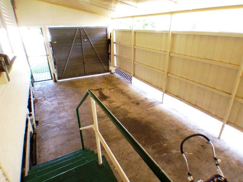 169 South Station Road, Silkstone QLD 4304