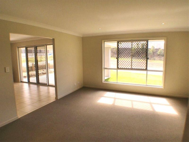 22 Piccadilly Court, Deebing Heights QLD 4306