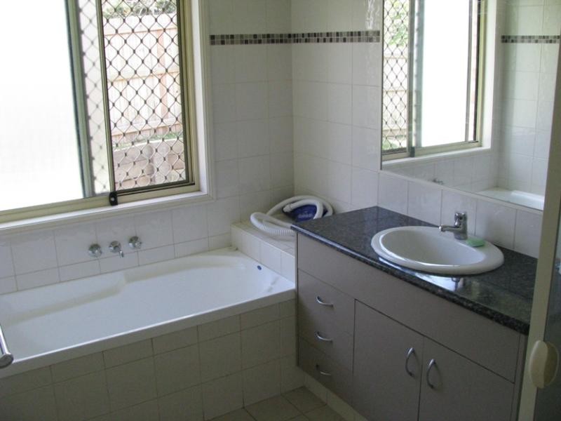 7 Darcy Street, One Mile QLD 4305