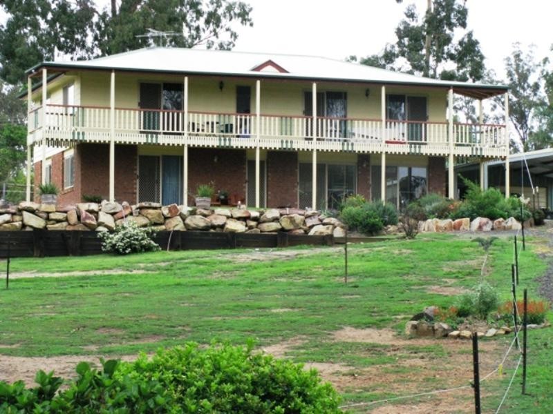 24 Bright View Court, Deebing Heights QLD 4306