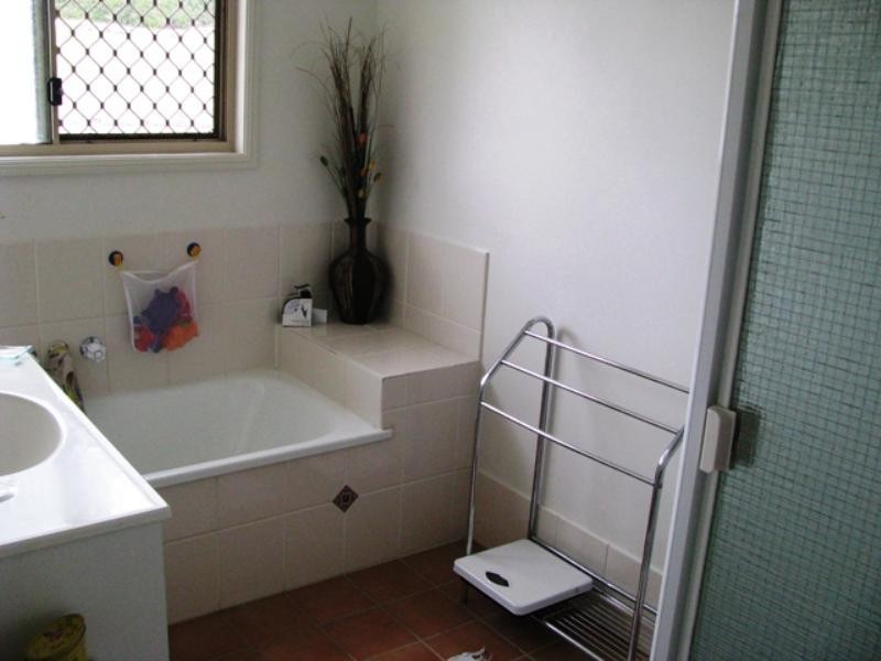 24 Bright View Court, Deebing Heights QLD 4306