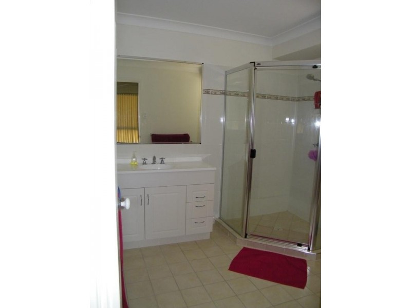 17 Benjamin Court, Yamanto QLD 4305