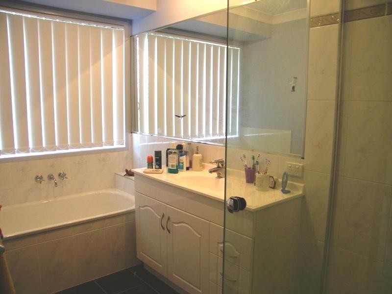 1 McHale Way, Willowbank QLD 4306