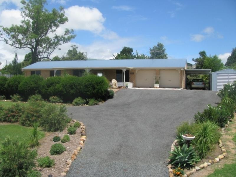 137 Lakes Drive, Laidley Heights QLD 4341