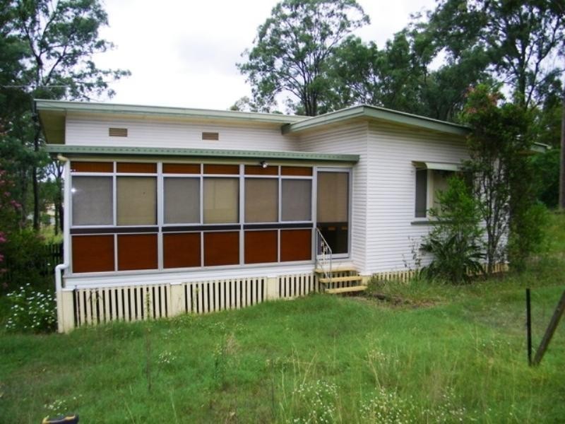 24 Leonard Street, Yamanto QLD 4305