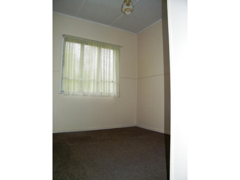 24 Leonard Street, Yamanto QLD 4305