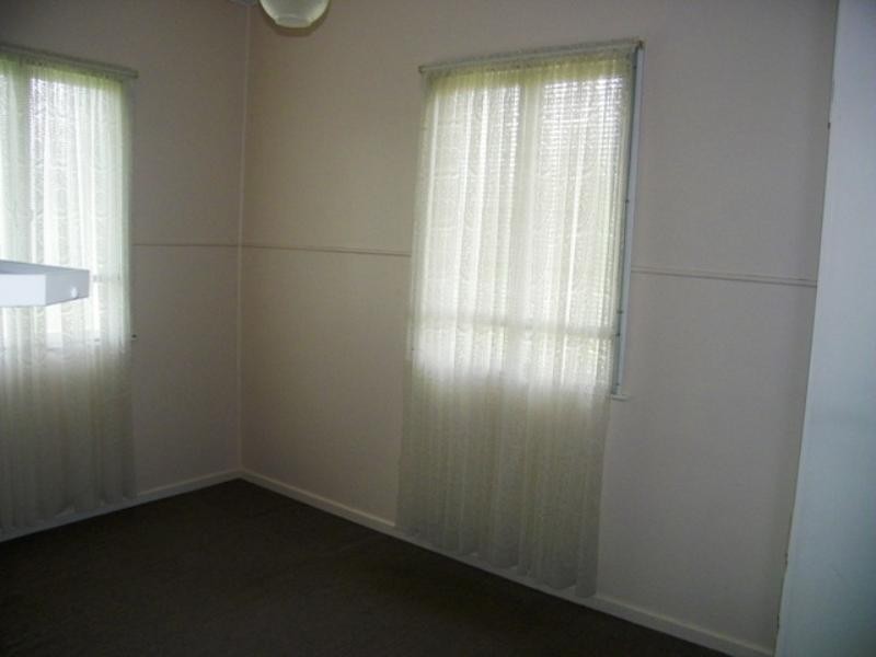 24 Leonard Street, Yamanto QLD 4305