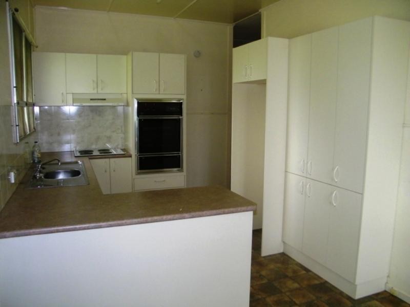 24 Leonard Street, Yamanto QLD 4305