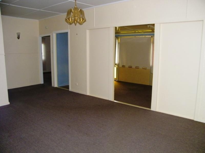 24 Leonard Street, Yamanto QLD 4305