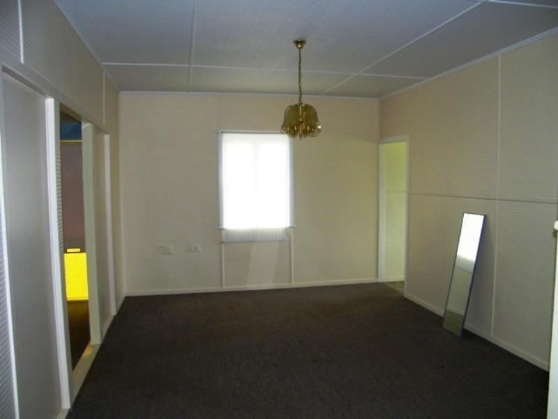 24 Leonard Street, Yamanto QLD 4305