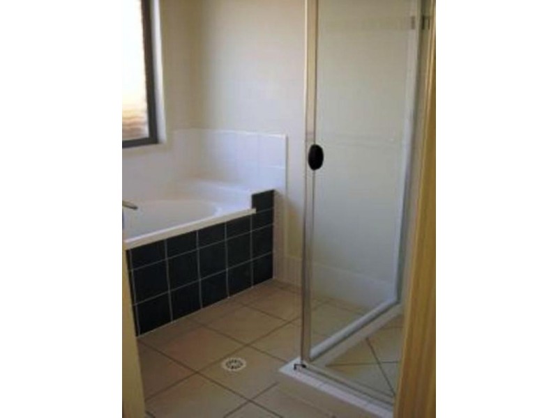 6 Sarah Place, Raceview QLD 4305
