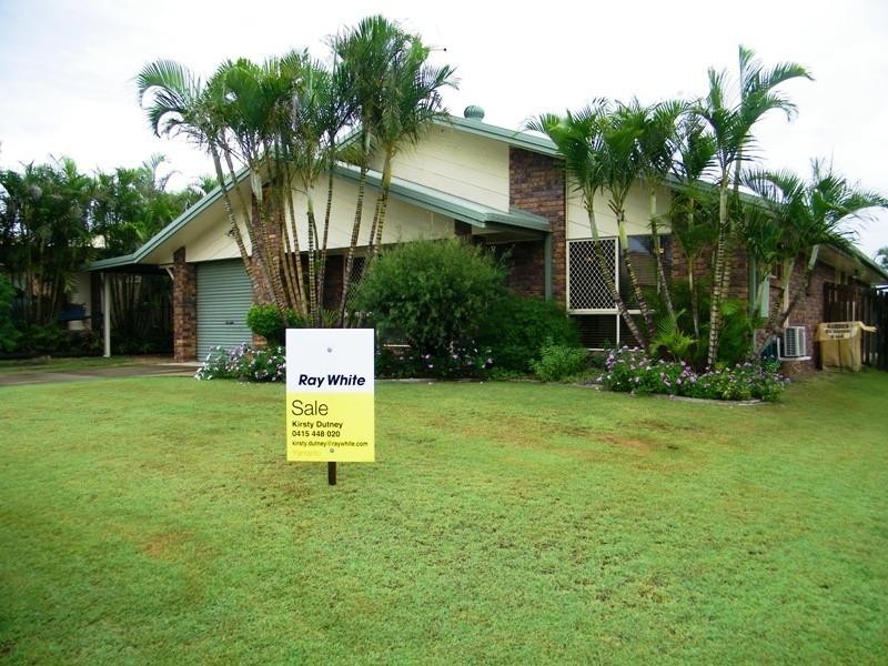 8 Mark Court, Raceview QLD 4305
