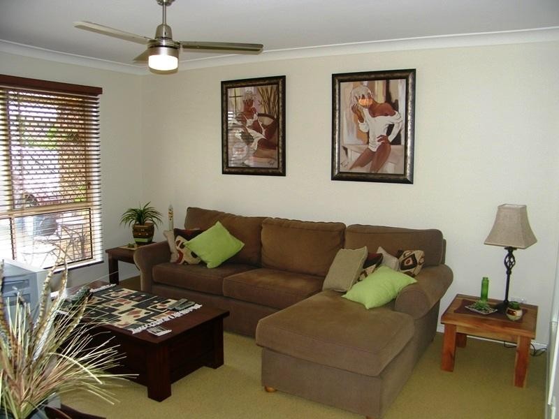 8 Mark Court, Raceview QLD 4305