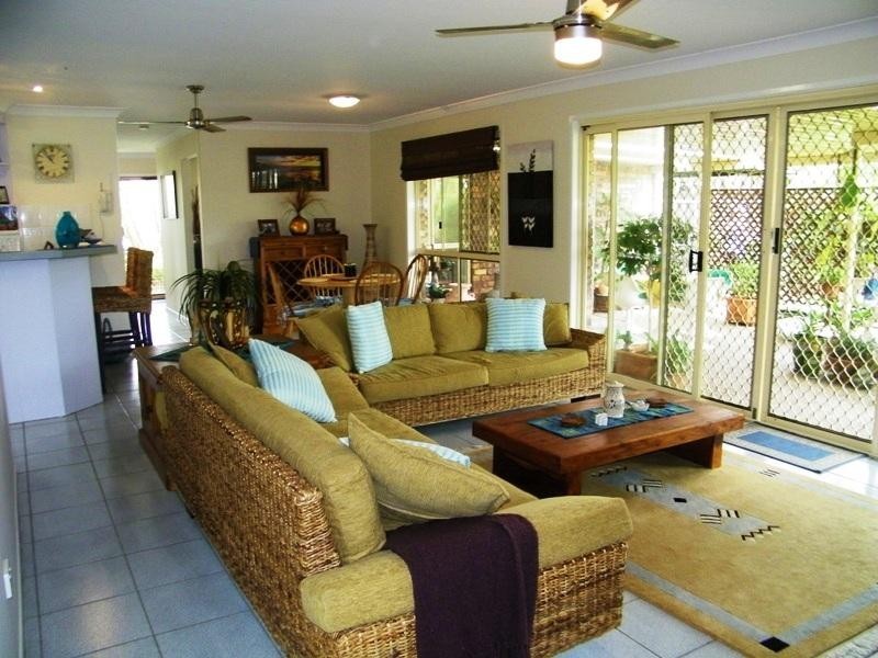 8 Mark Court, Raceview QLD 4305