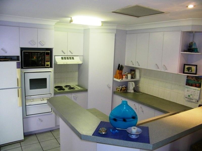 8 Mark Court, Raceview QLD 4305