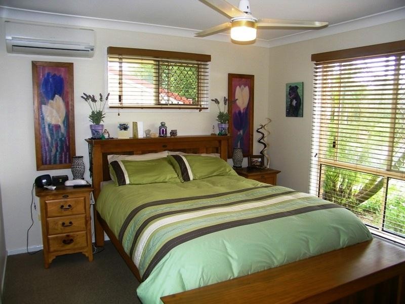 8 Mark Court, Raceview QLD 4305