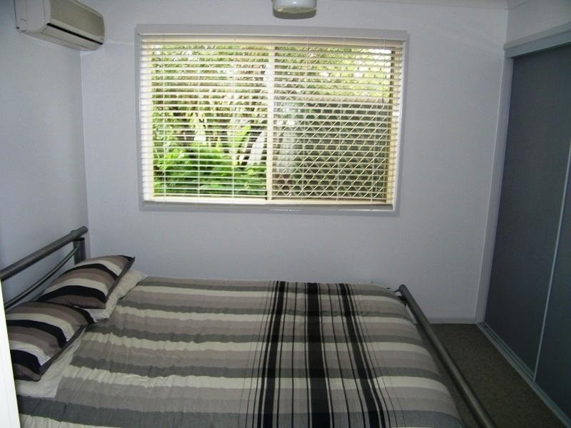 8 Mark Court, Raceview QLD 4305
