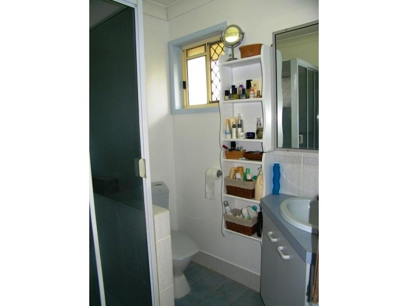 8 Mark Court, Raceview QLD 4305