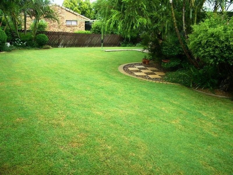 8 Mark Court, Raceview QLD 4305