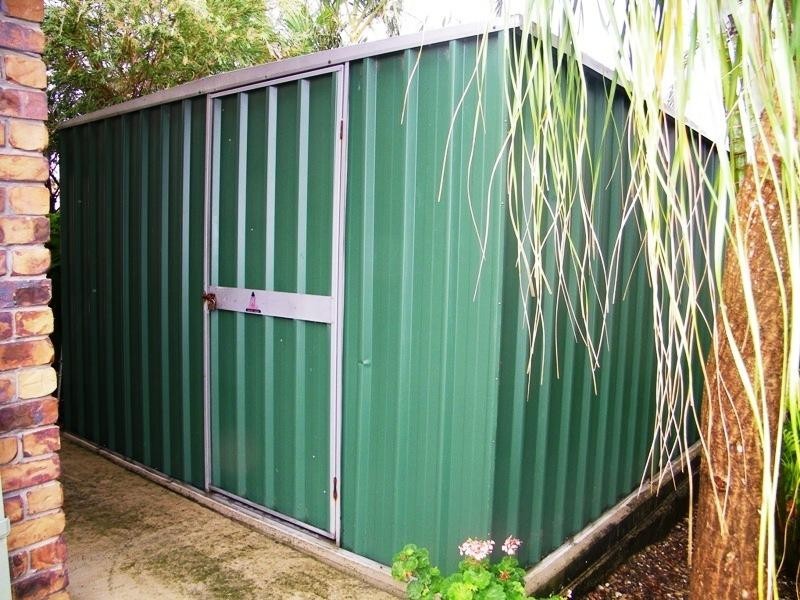 8 Mark Court, Raceview QLD 4305