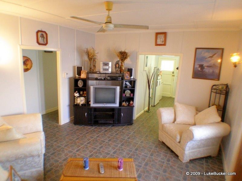 15 Larsen Street, Leichhardt QLD 4305