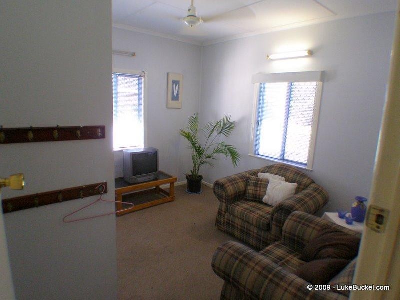 15 Larsen Street, Leichhardt QLD 4305