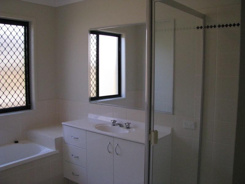 10 Bosswood Court, Yamanto QLD 4305
