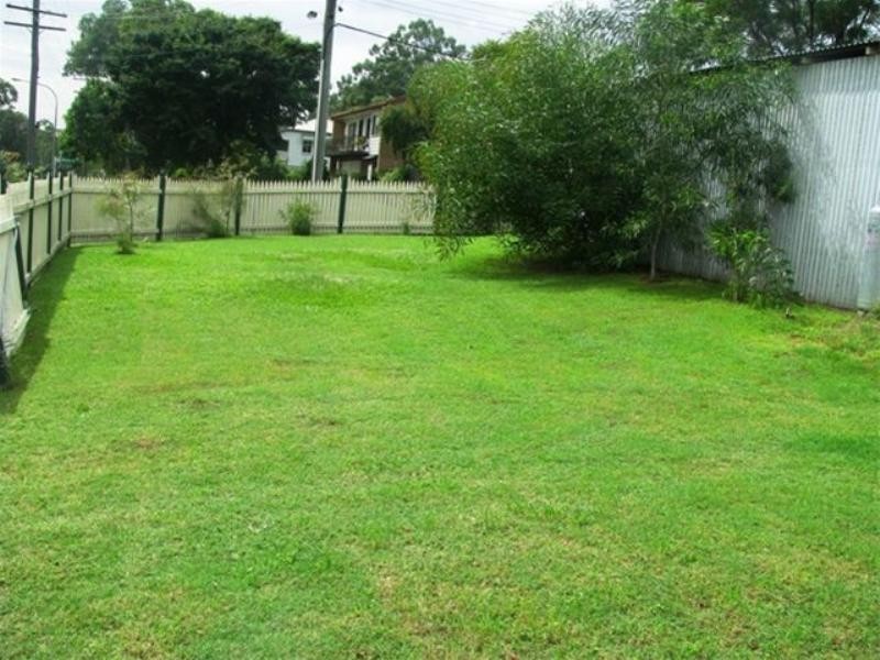 1 Douglas Street, Flinders View QLD 4305