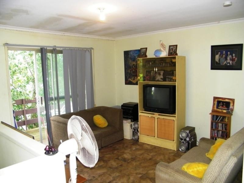 13 Helen Street, North Booval QLD 4304