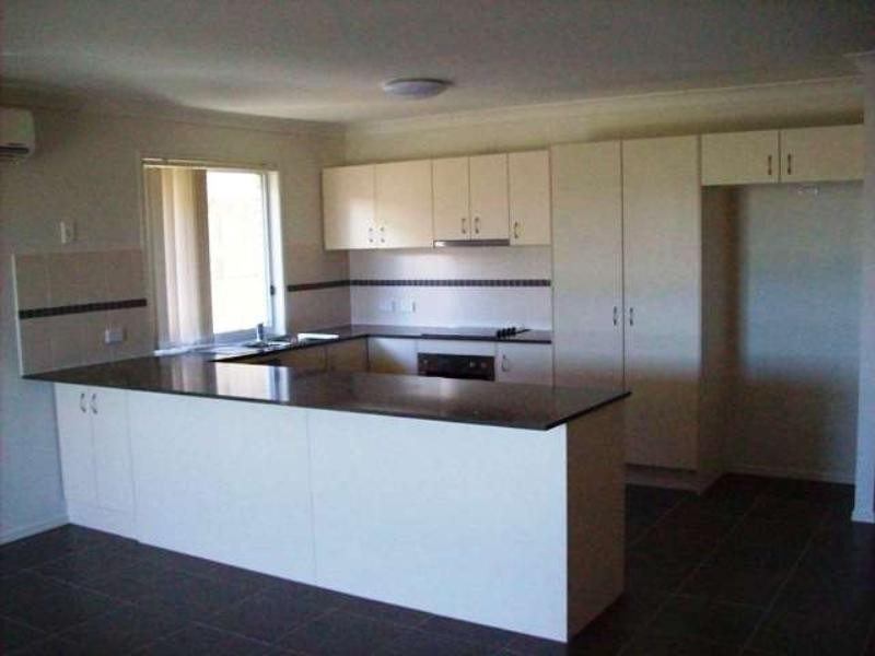 10 Windermere Street, Raceview QLD 4305