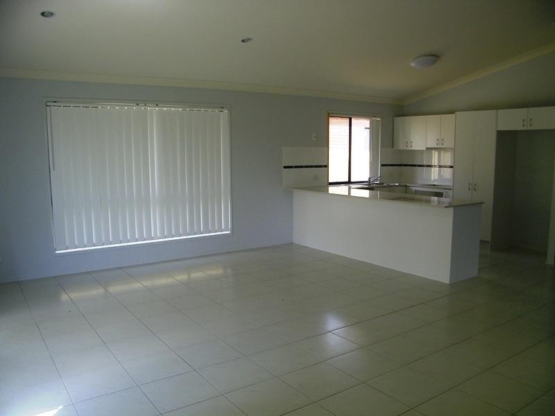 49 Dornoch Crescent, Raceview QLD 4305