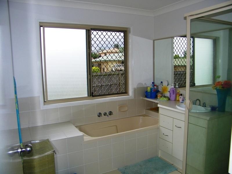 37 Rockman Drive, Raceview QLD 4305