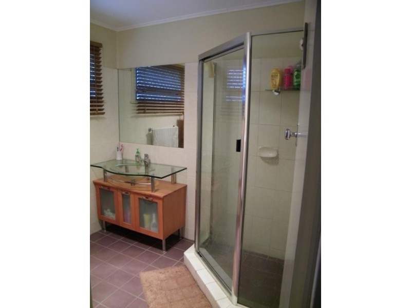 21 Raceview Street, Eastern Heights QLD 4305
