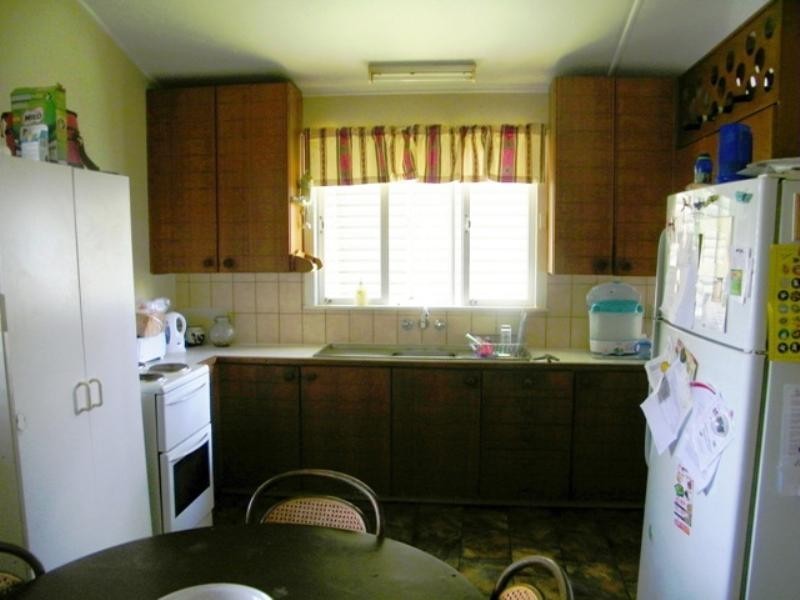 21 Raceview Street, Eastern Heights QLD 4305