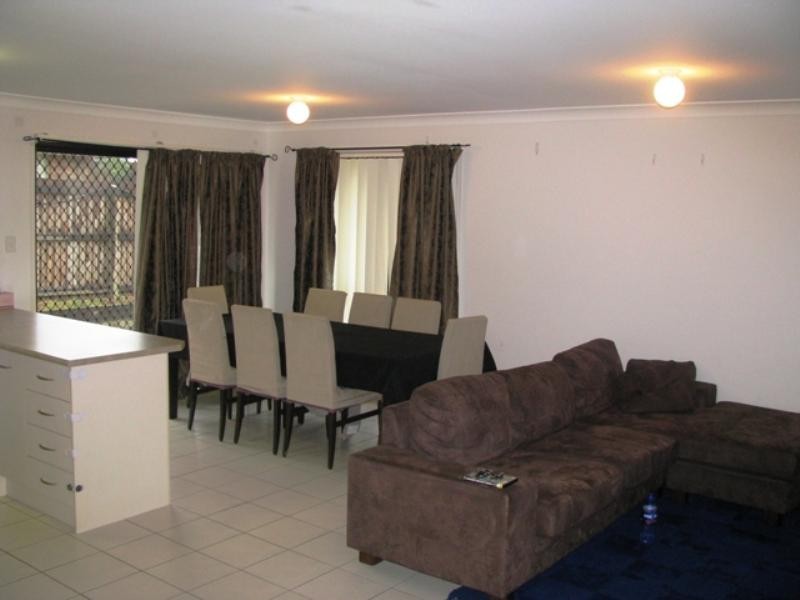 70 Anna Drive, Raceview QLD 4305