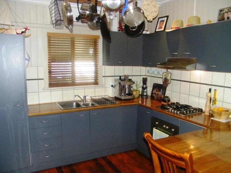 28 Thomas Street, Blackstone QLD 4304