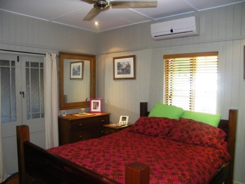 28 Thomas Street, Blackstone QLD 4304