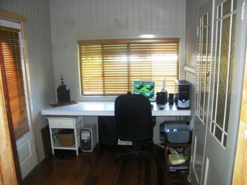 28 Thomas Street, Blackstone QLD 4304