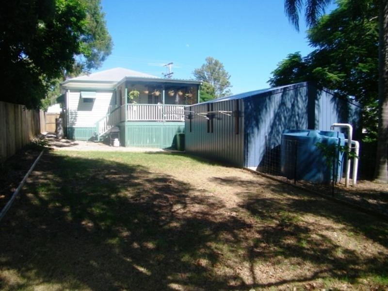 28 Thomas Street, Blackstone QLD 4304