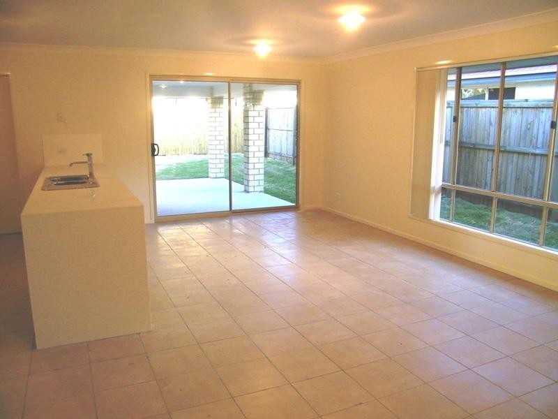 9 Waratah Court, Yamanto QLD 4305