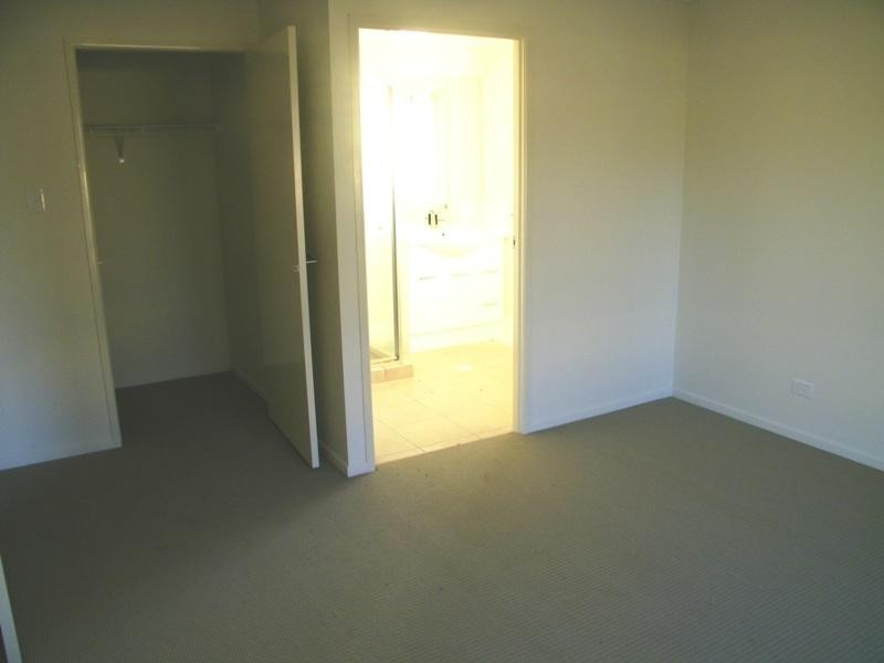 9 Waratah Court, Yamanto QLD 4305