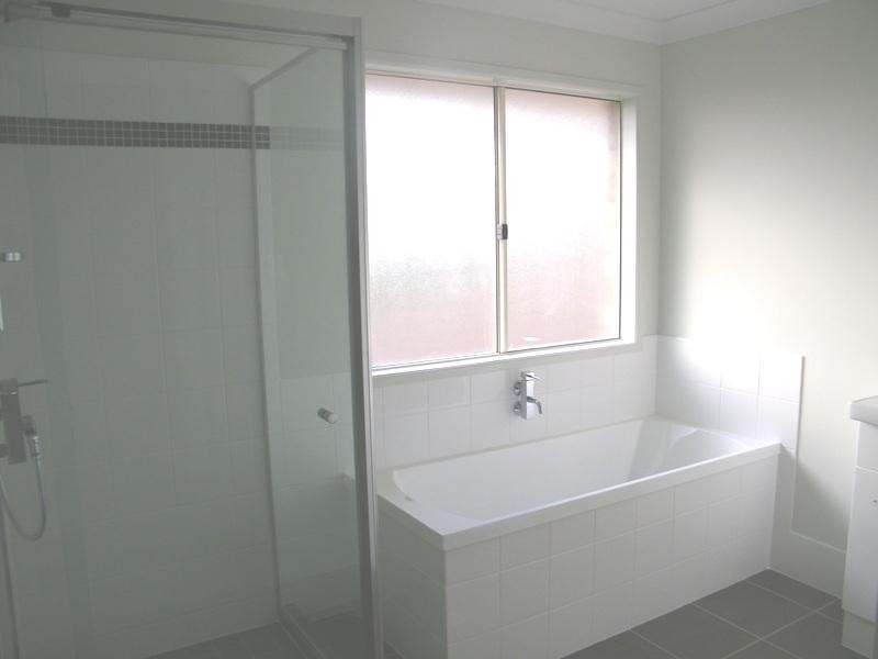 17 Figtree Court, Yamanto QLD 4305