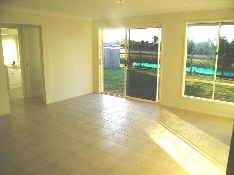 10 Waratah Court, Yamanto QLD 4305