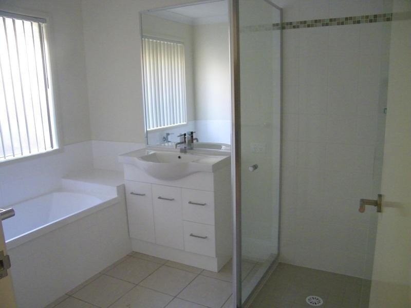 24 Bosswood Court, Yamanto QLD 4305