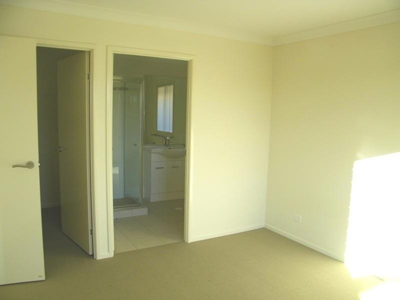 24 Bosswood Court, Yamanto QLD 4305