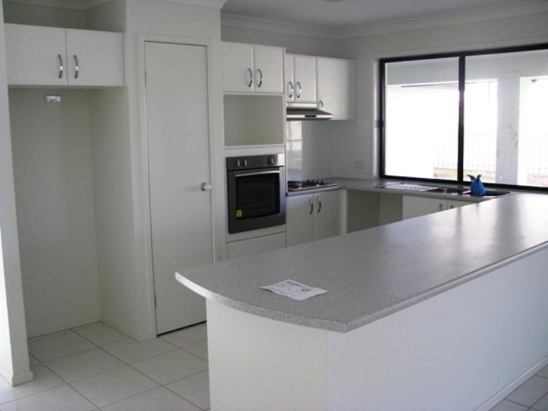 28 Eric Drive, Blackstone QLD 4304